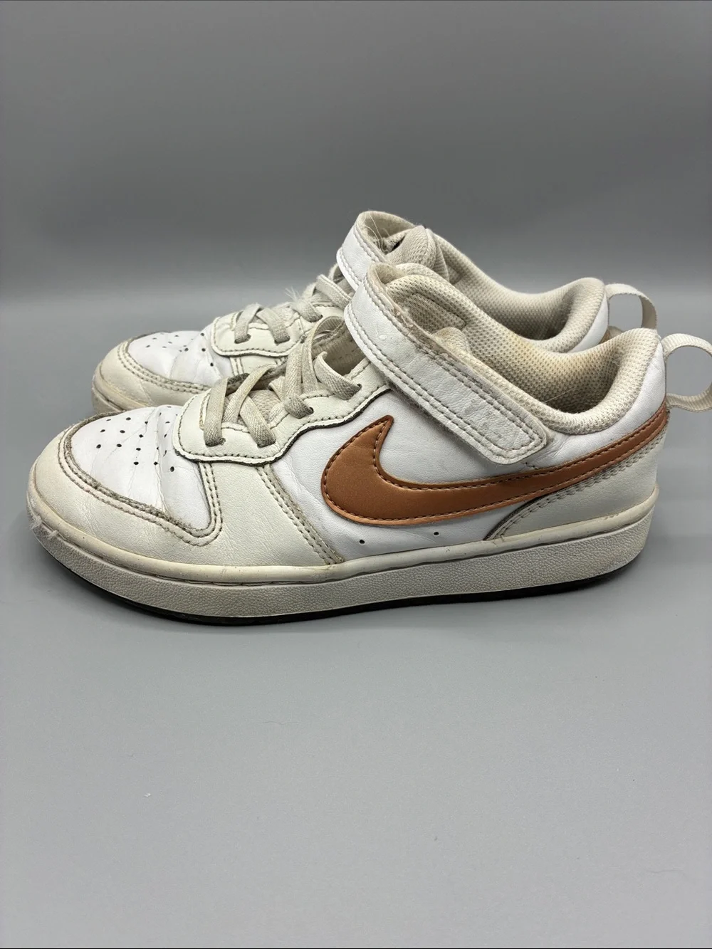 Nike court low